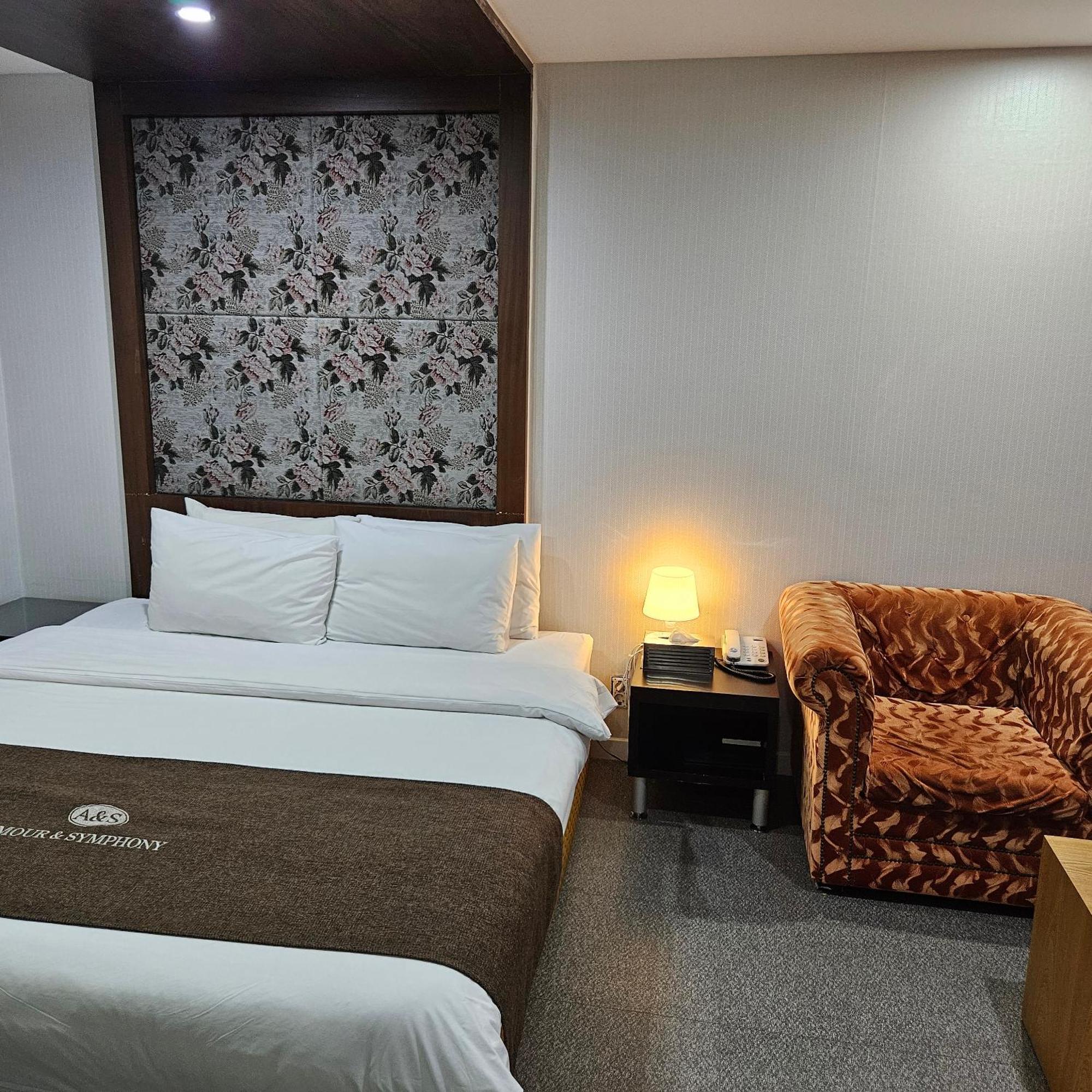 Symphony Hotel Suwon Eksteriør bilde