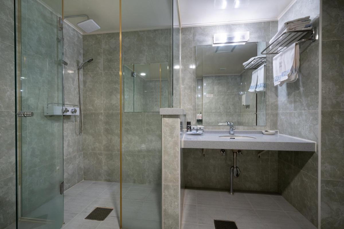 Symphony Hotel Suwon Eksteriør bilde