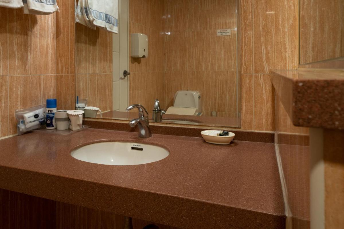 Symphony Hotel Suwon Eksteriør bilde
